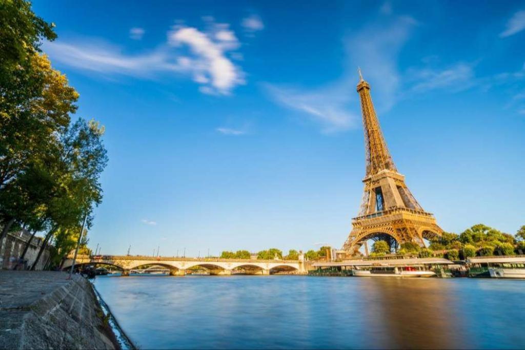 Eiffel Tower By Edelsam Apartment Paris Exterior photo